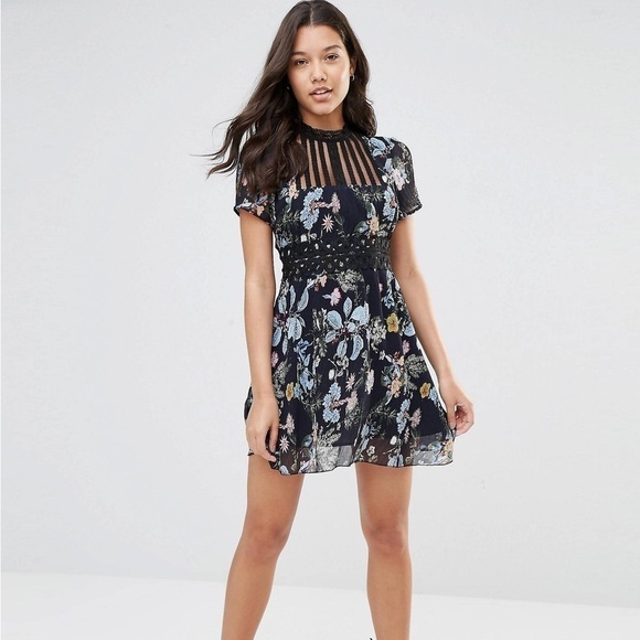 Foxiedox Juniper Floral High Neck Mini Dress Size Small - Picture 1 of 10